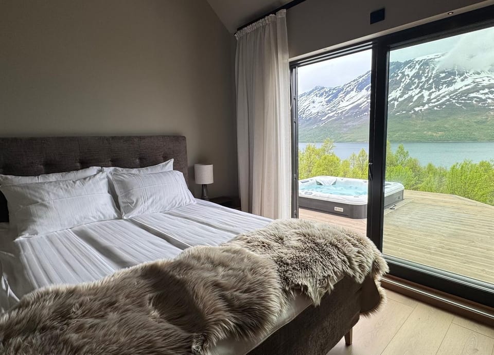 LyNora - A private fjord retreat Villa in Troms Og Finnmark