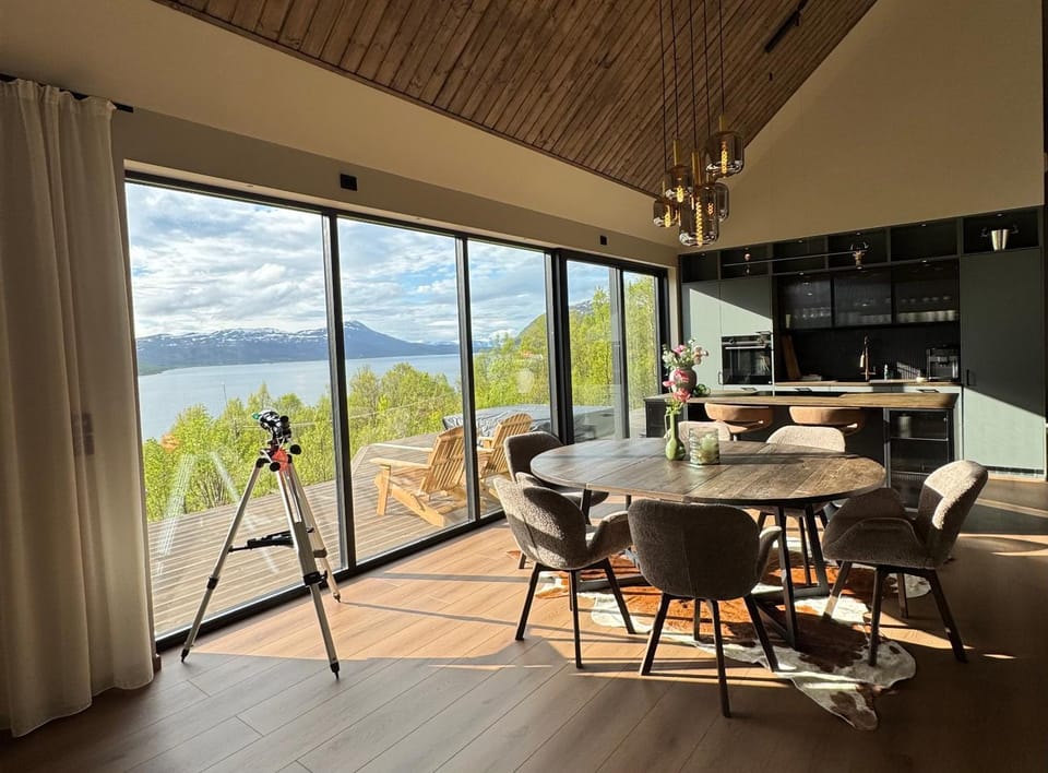 LyNora - A private fjord retreat Villa in Troms Og Finnmark
