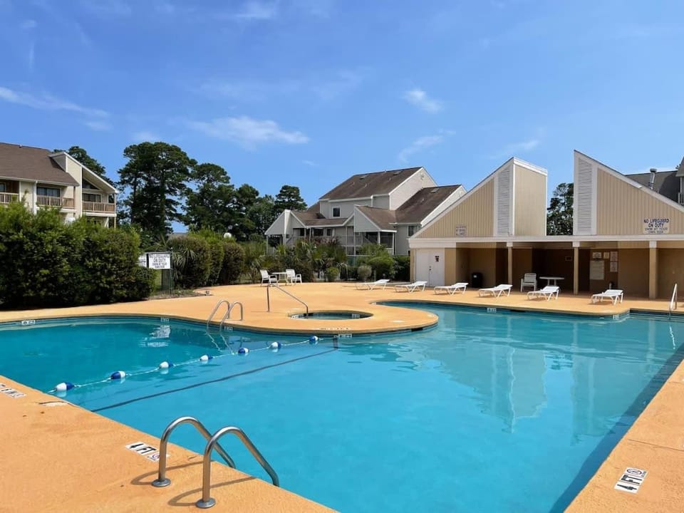 Bay Tree cozy 2BR condo on the ground floor Apartment in Little River