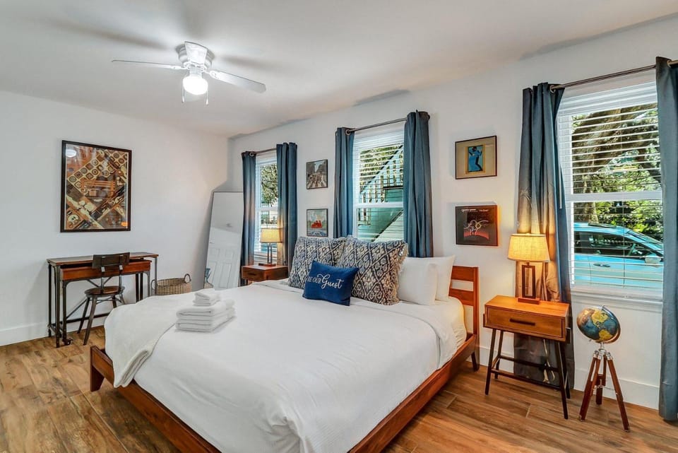 Crawford Square Garden Apartment by Lucky Savannah Apartment in Savannah