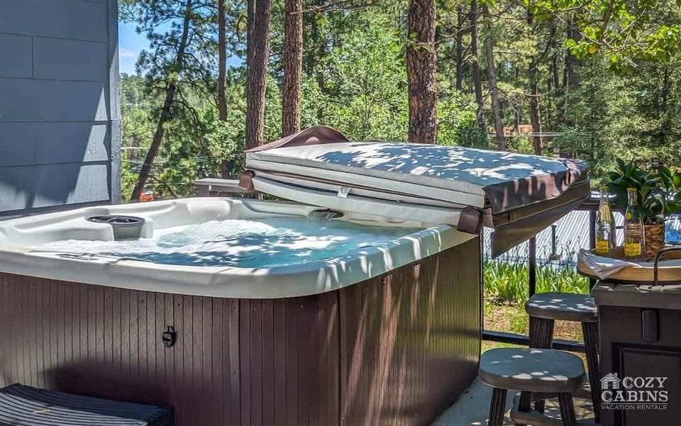 Yvonnies-Super Cool Convenient Comfy & Renovated Cabin Cabin in Ruidoso