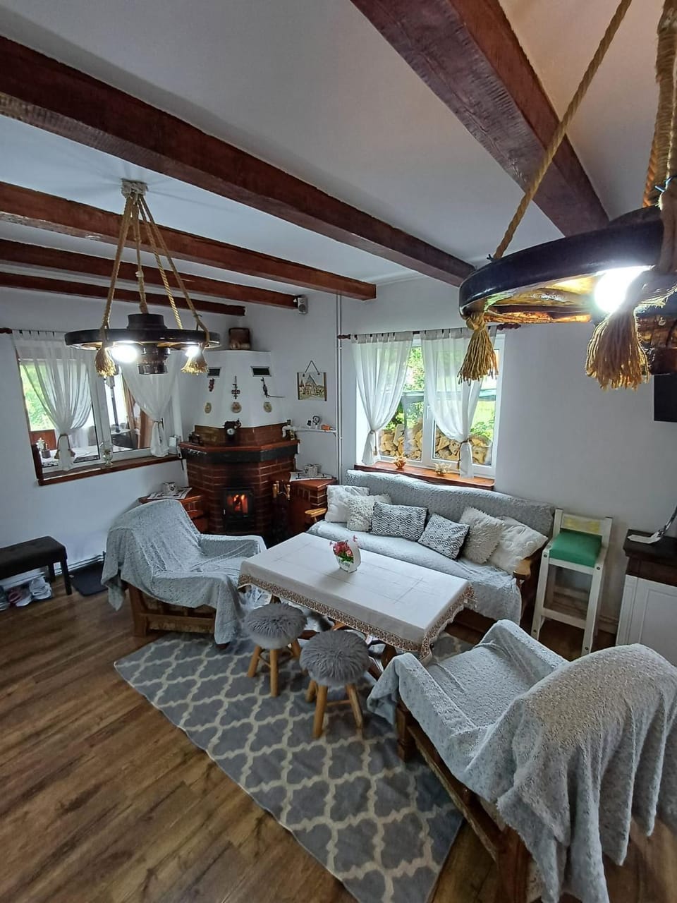 Living room, Seating area