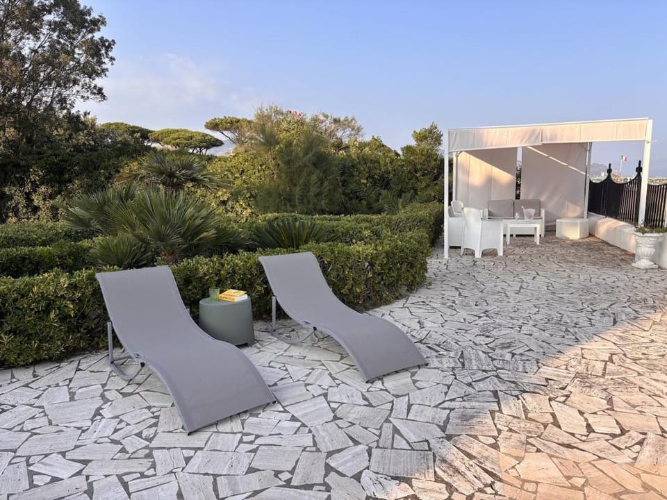 Solarium, sunbed