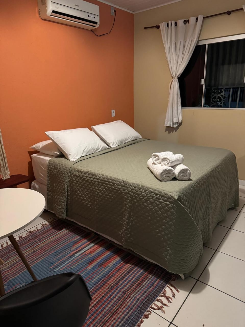 Bed, Photo of the whole room, Bedroom, air conditioner