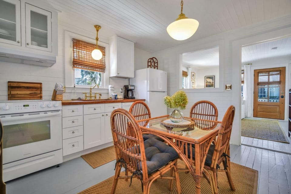 Fishermen's Cottage by Lucky Savannah House in Savannah