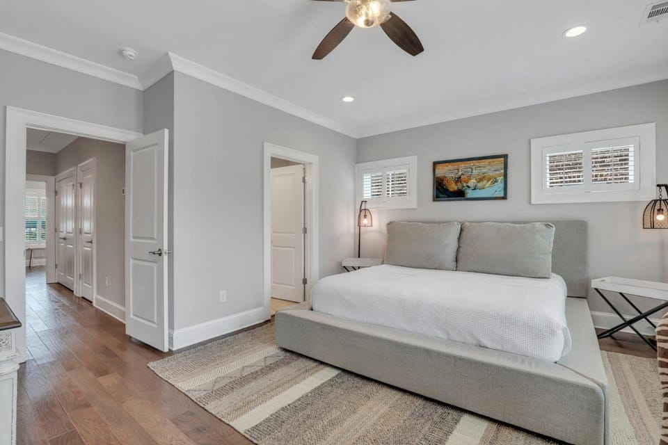 Sailor's Retreat by Lucky Savannah House in Savannah