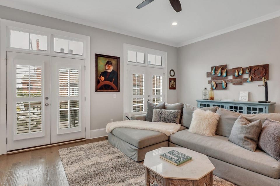 Sailor's Retreat by Lucky Savannah House in Savannah