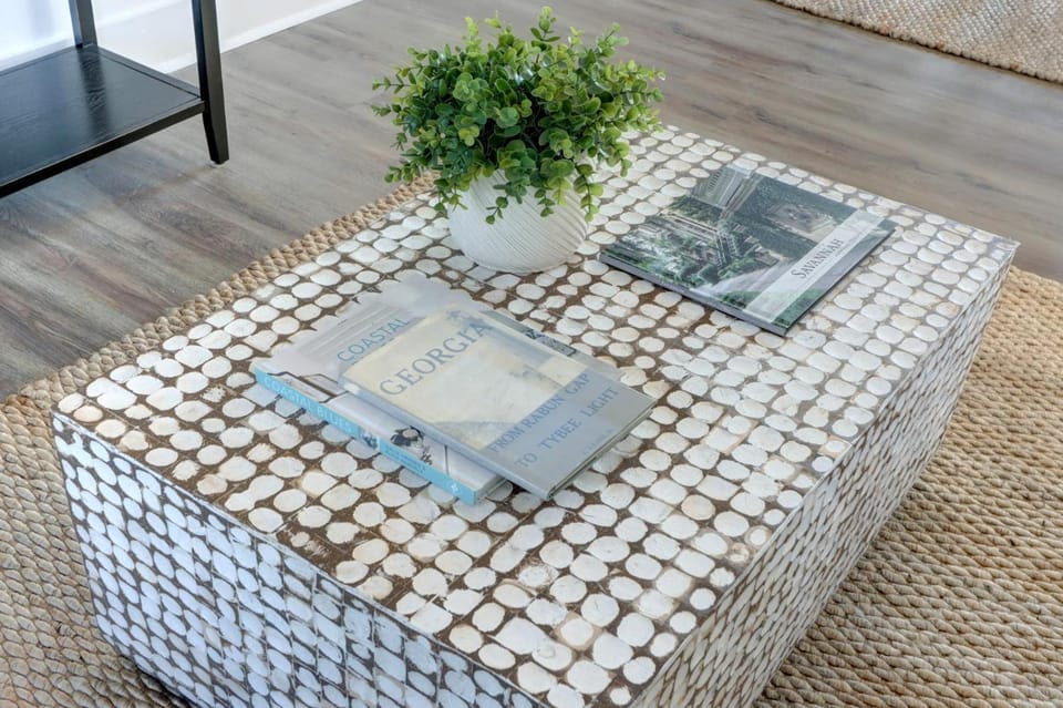 Village on The Bluff: Cotton Bleu by Lucky Savannah House in Savannah