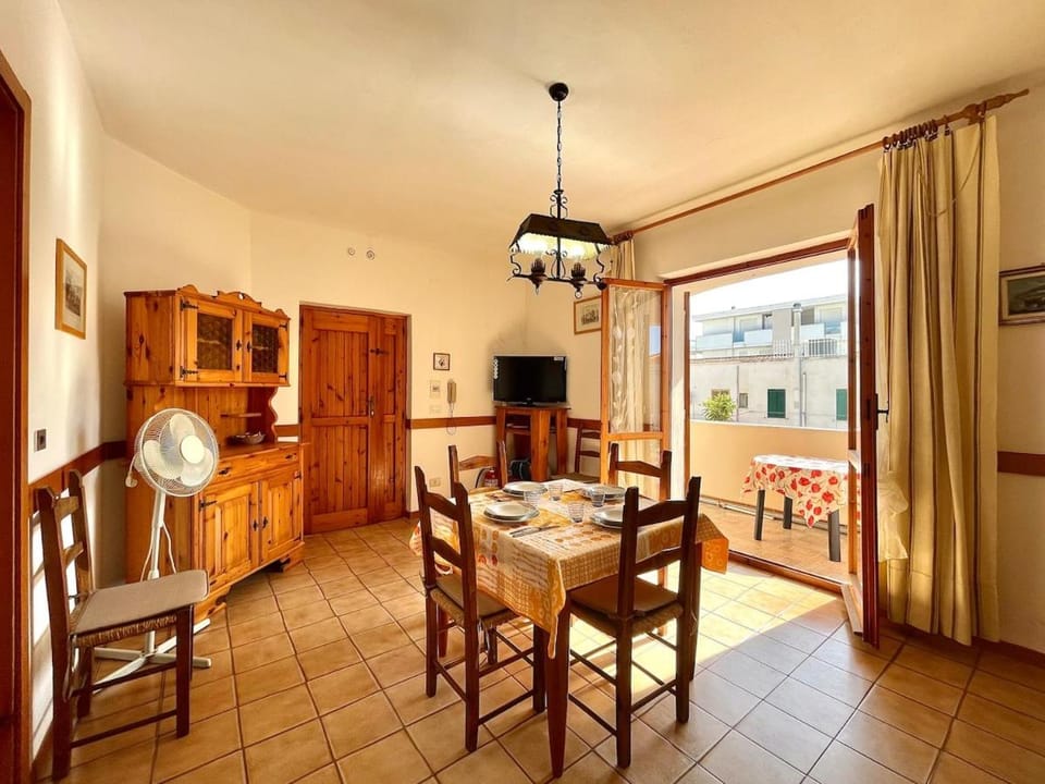 TV and multimedia, Living room, Dining area