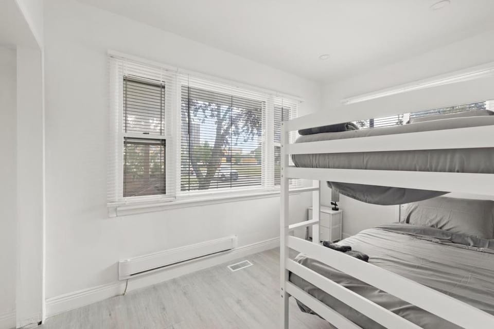 New Build Bright 2 Bdrm Unit Apartment in Windsor