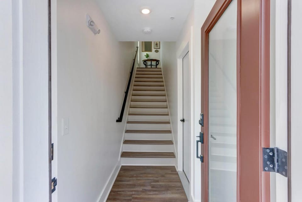Village on The Bluff: My Sunny Day by Lucky Savannah House in Savannah