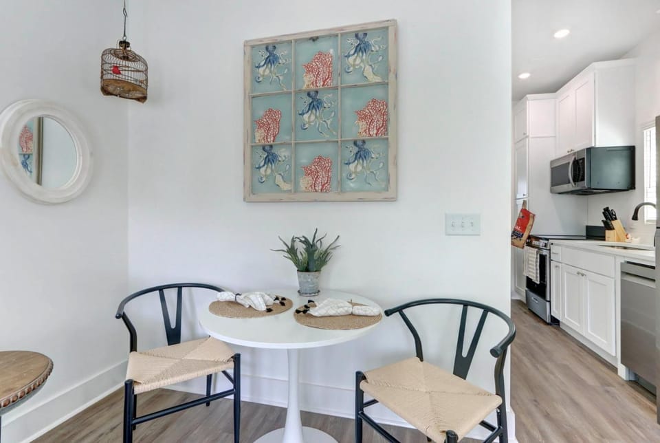 Village on The Bluff: Coastal Grandma by Lucky Savannah House in Savannah