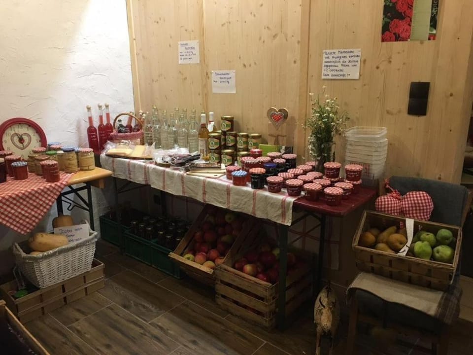 On-site shops, Lobby or reception, Lounge or bar