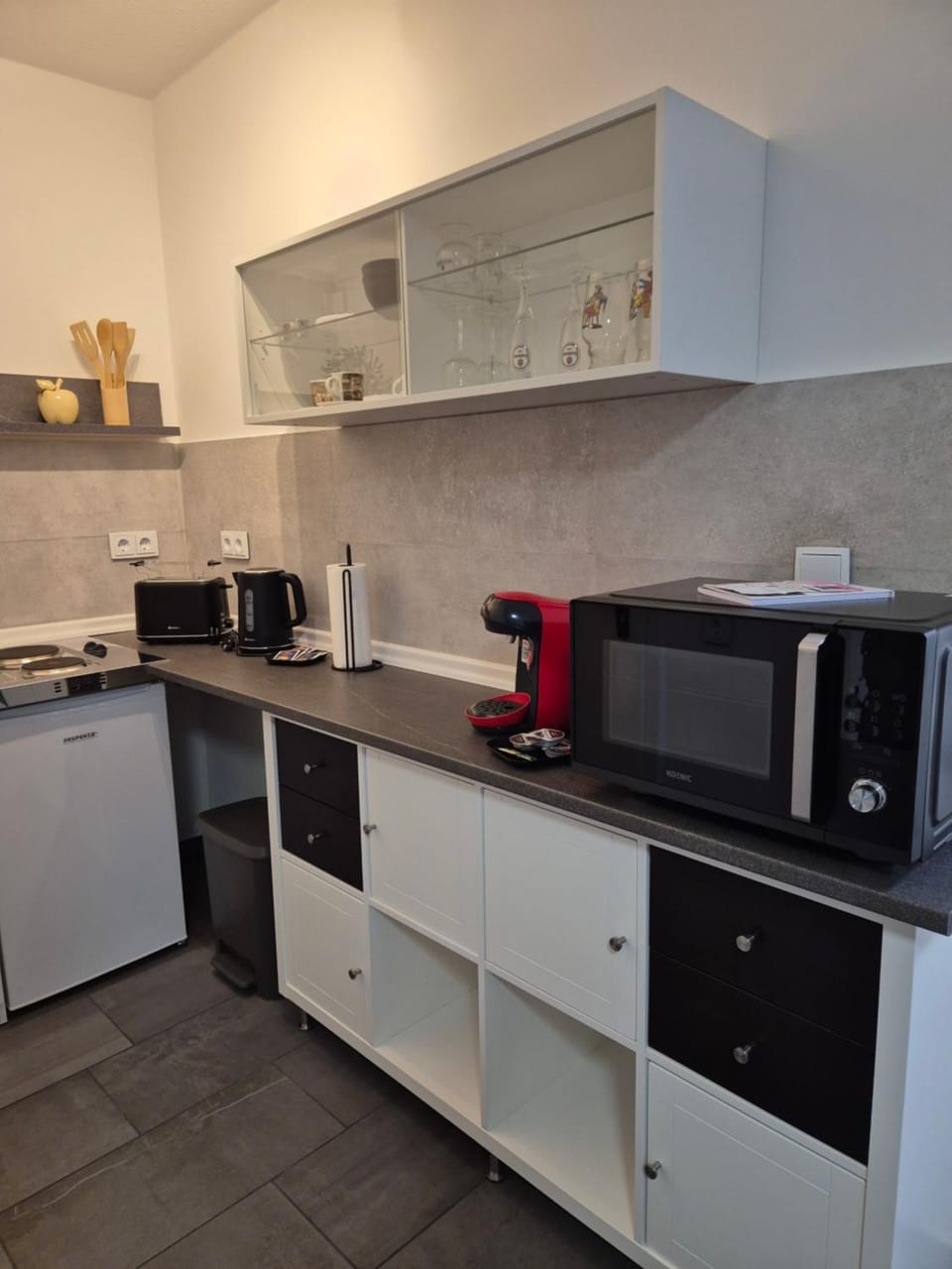 Coffee/tea facilities, Kitchen or kitchenette, oven, toaster