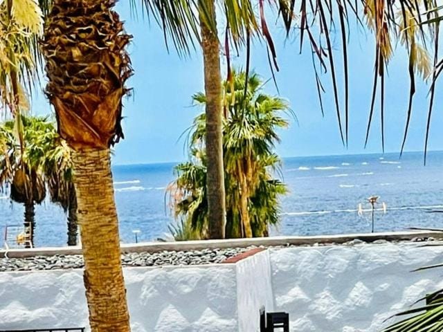 Waves and Relax in Apartamerica Apartment in Playa de las Americas