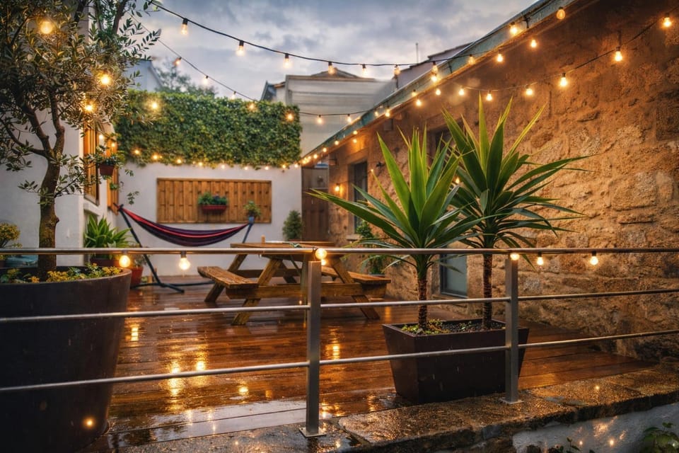 Property building, Patio, Balcony/Terrace