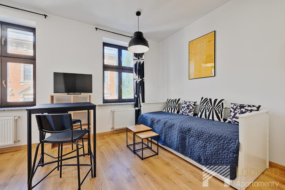 Bed, Living room, Photo of the whole room