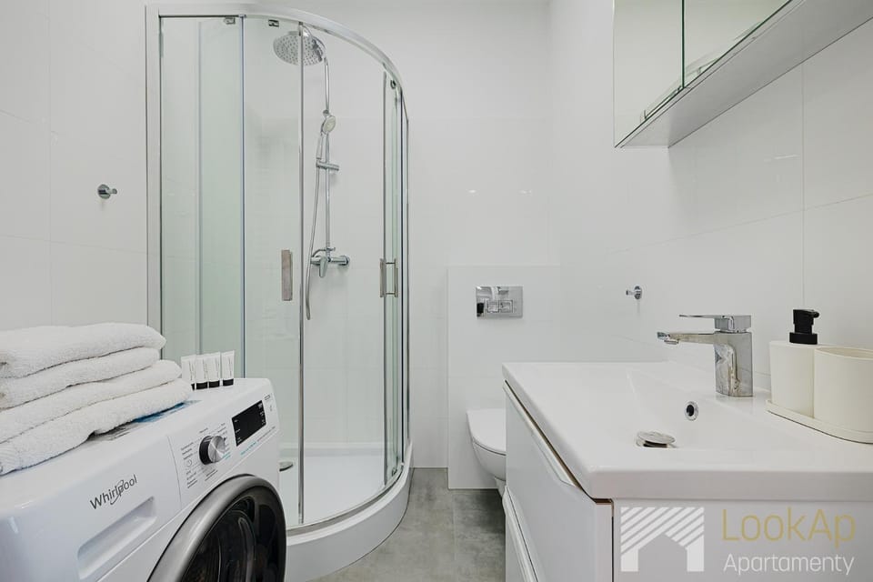 Shower, Bathroom, washing machine