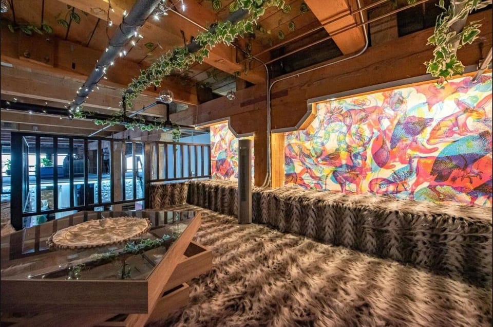 Arts District DTLA-Artist Loft With Free Parking and Pooltable Apartment in Los Angeles