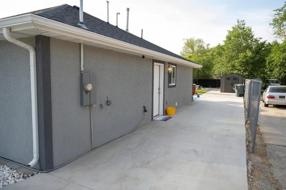 House of Art Close to Downtown Salt Lake City with Doggie Door House in Salt Lake City
