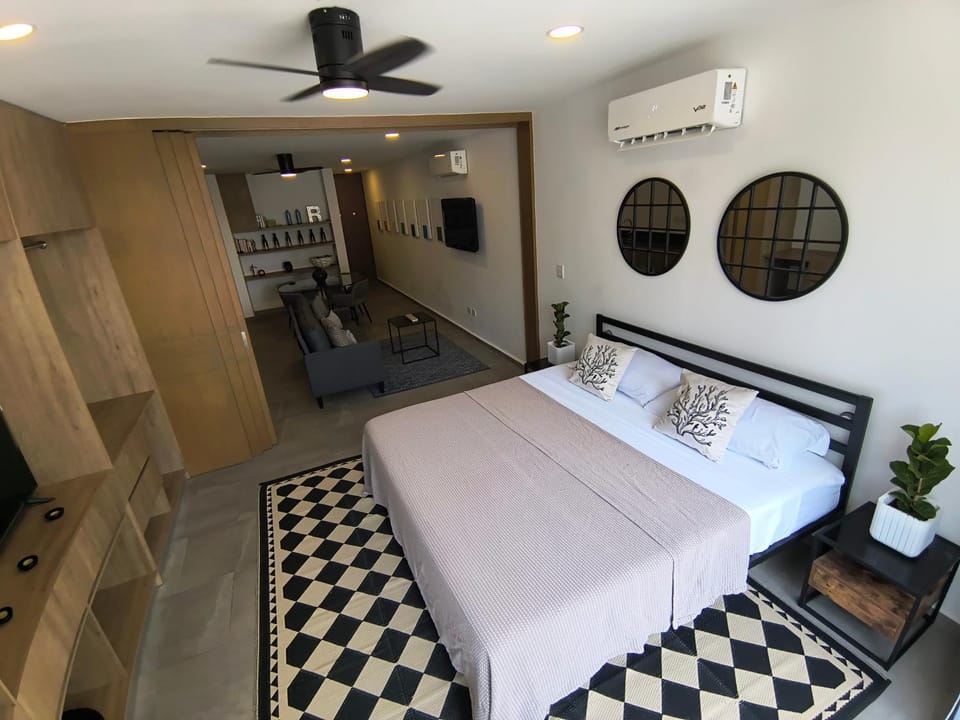 Bed, TV and multimedia, Living room, Photo of the whole room, Bedroom, fireplace, wardrobe, air conditioner