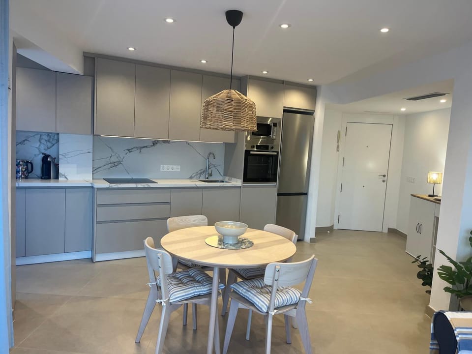 Playamar London Tower Apartment in Torremolinos