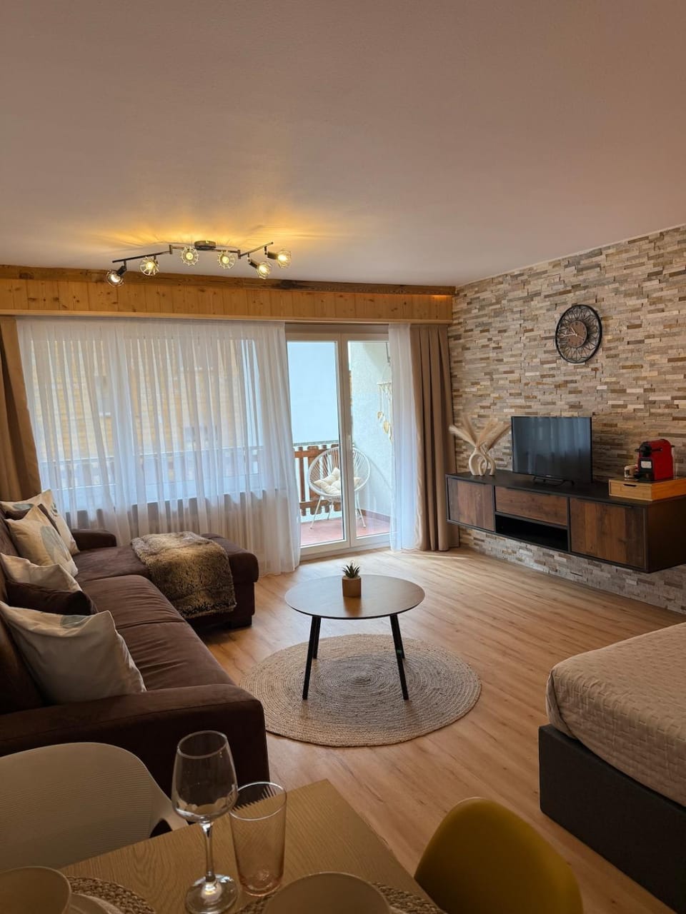 TV and multimedia, Living room, Seating area