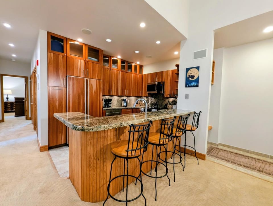 Chateaux DuMont 2702 by SummitCove Lodging House in Keystone
