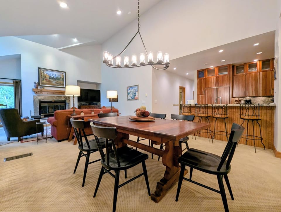 Chateaux DuMont 2702 by SummitCove Lodging House in Keystone
