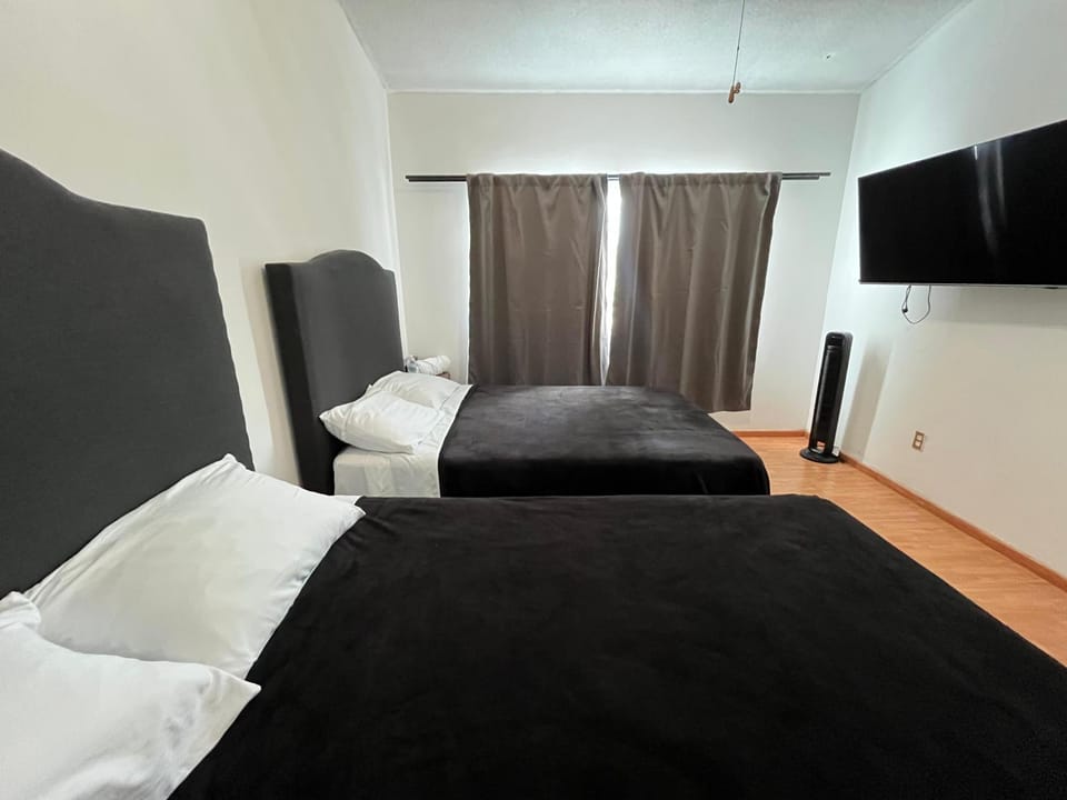 23 Habitación doble cama Vacation rental in Leon
