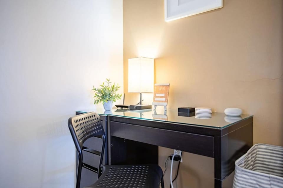 Spacious Studio w Million Dollar City Views Apartment in Pittsburgh