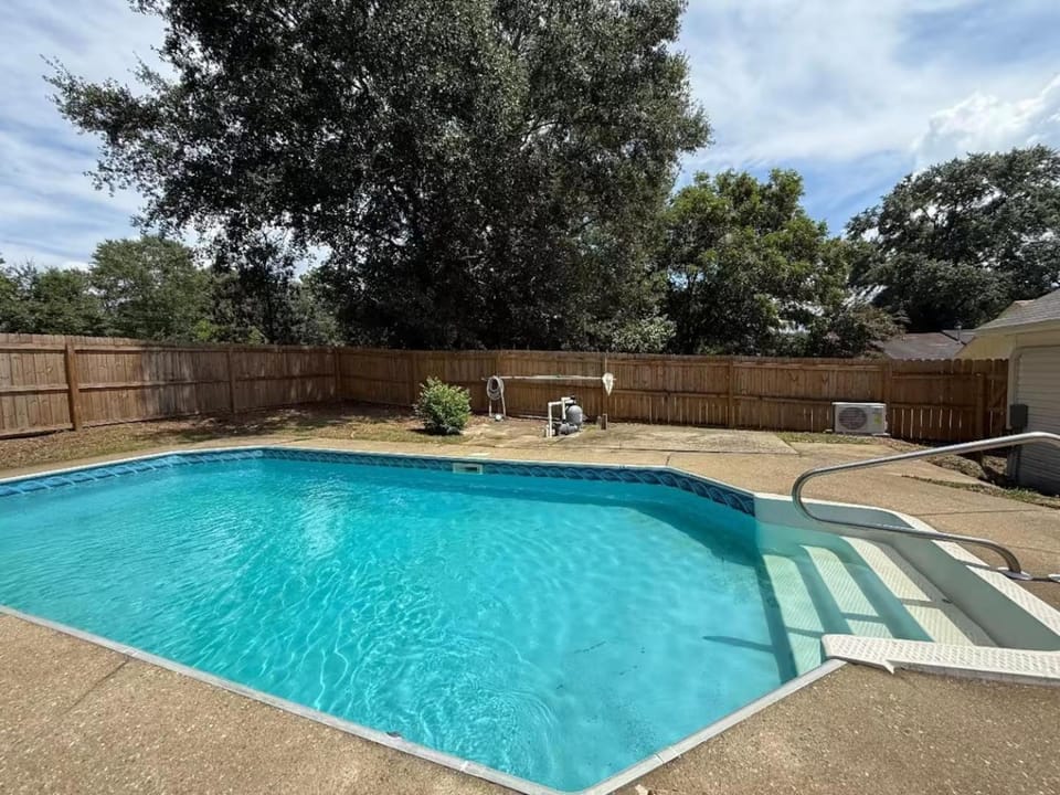 Pool view, Swimming pool