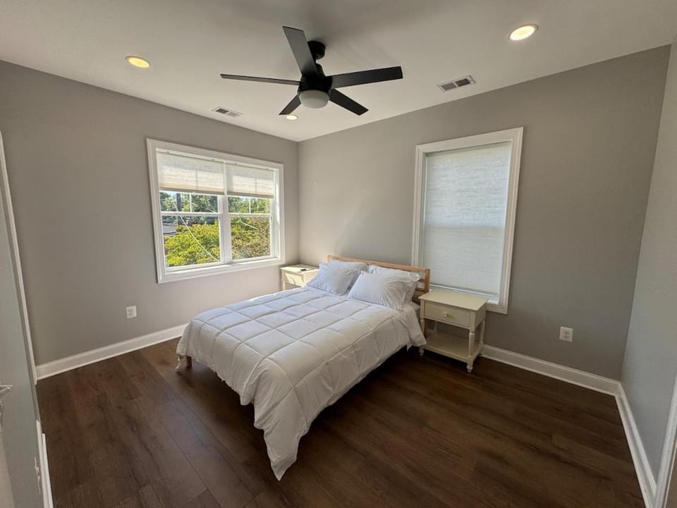 Modern 4BR Family Home with Grill House in Silver Spring