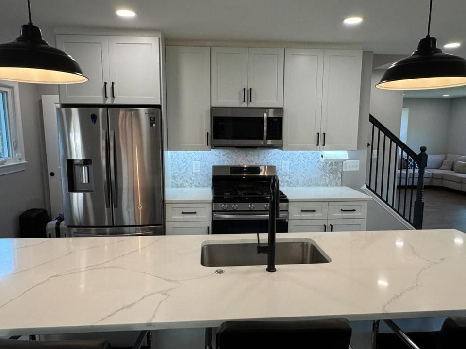 Modern 4BR Family Home with Grill House in Silver Spring