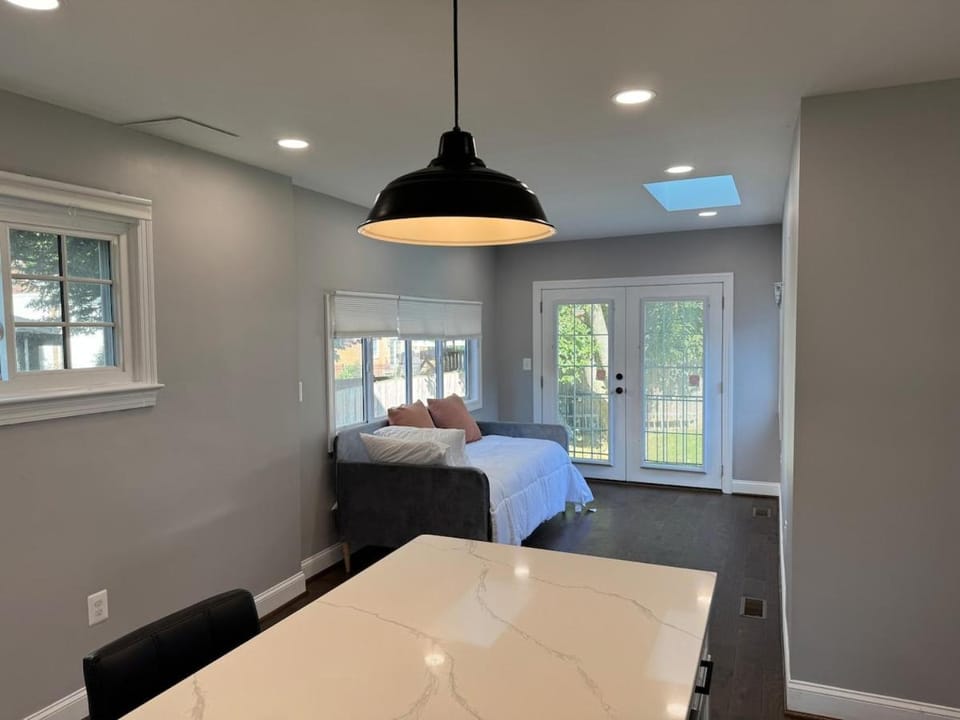 Modern 4BR Family Home with Grill House in Silver Spring