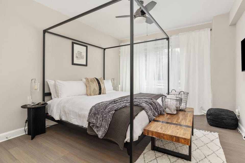 The Morgan - 2BR King Suite with Free Parking, Gym & Lounge Apartment in Arlington
