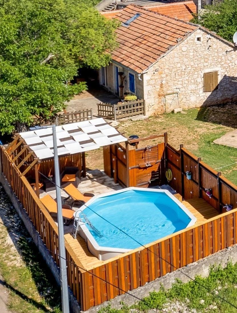 Swimming pool, Location, children, Family