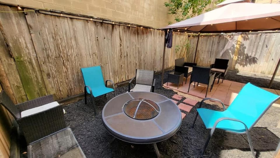 Bright & Stylish Galleria Stay Sleeps 8 House in Houston