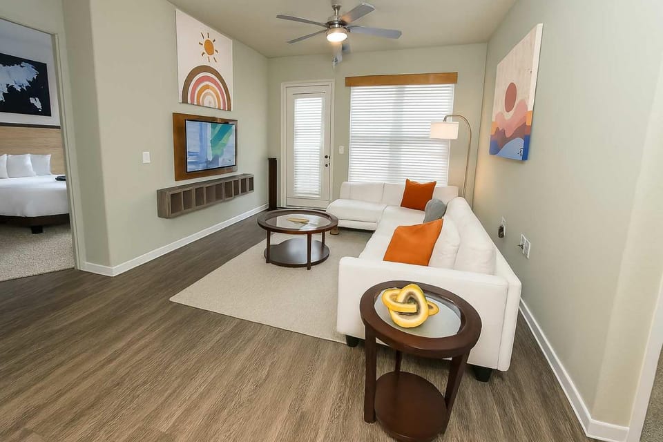 Poolside Comfort 2BR Galleria Stay AND Garage House in Houston