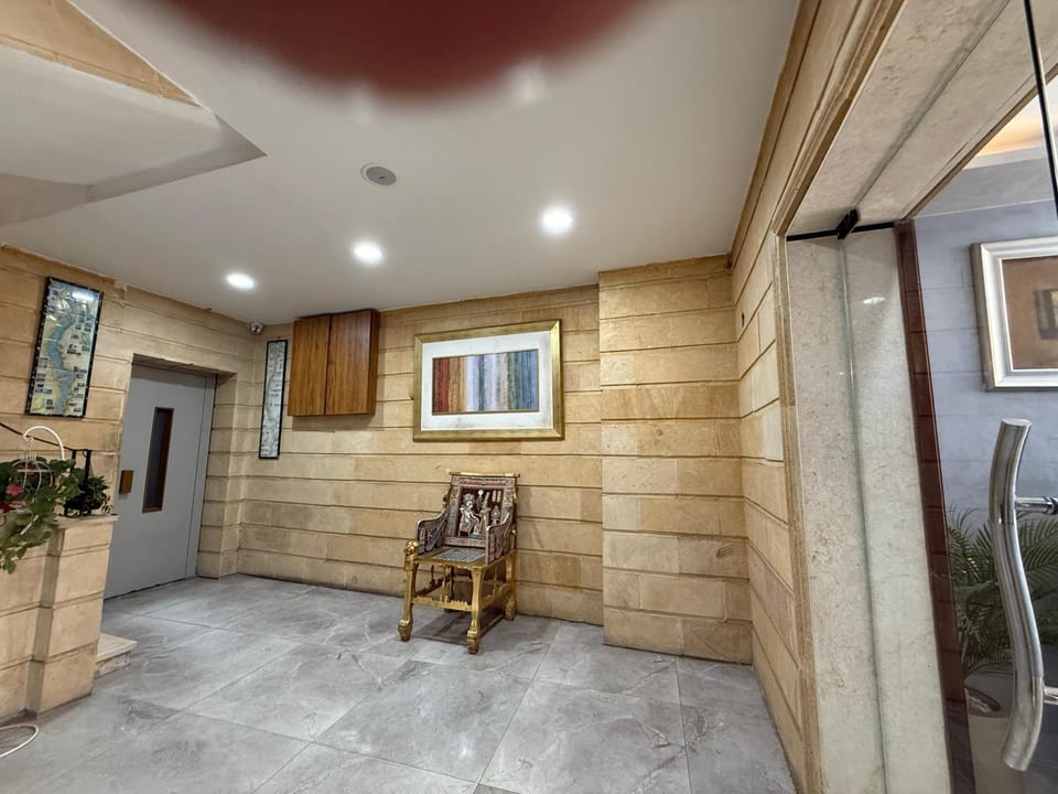 Lobby or reception, elevator