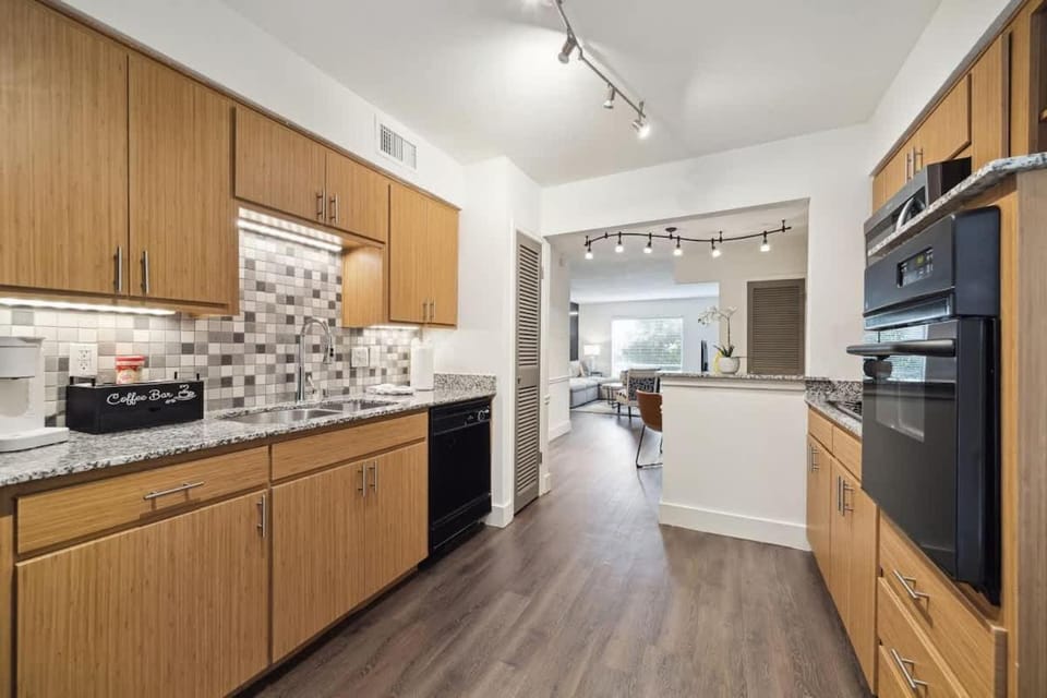 Spring Deals Walk to Galleria Holiday Ready Unit 108 Apartment in Harris County