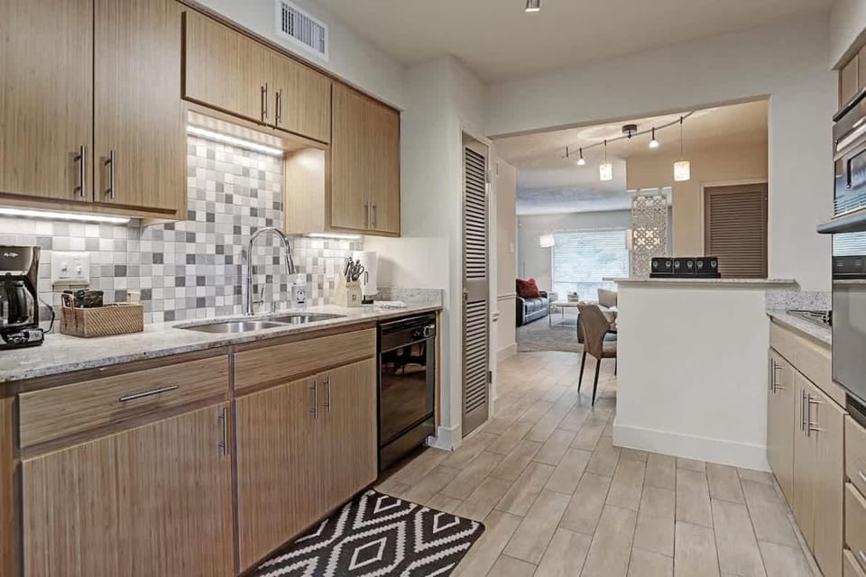 Limited-Time Spring Deal Galleria Escape 203 Apartment in Houston