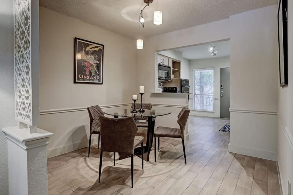 Limited-Time Spring Deal Galleria Escape 203 Apartment in Houston