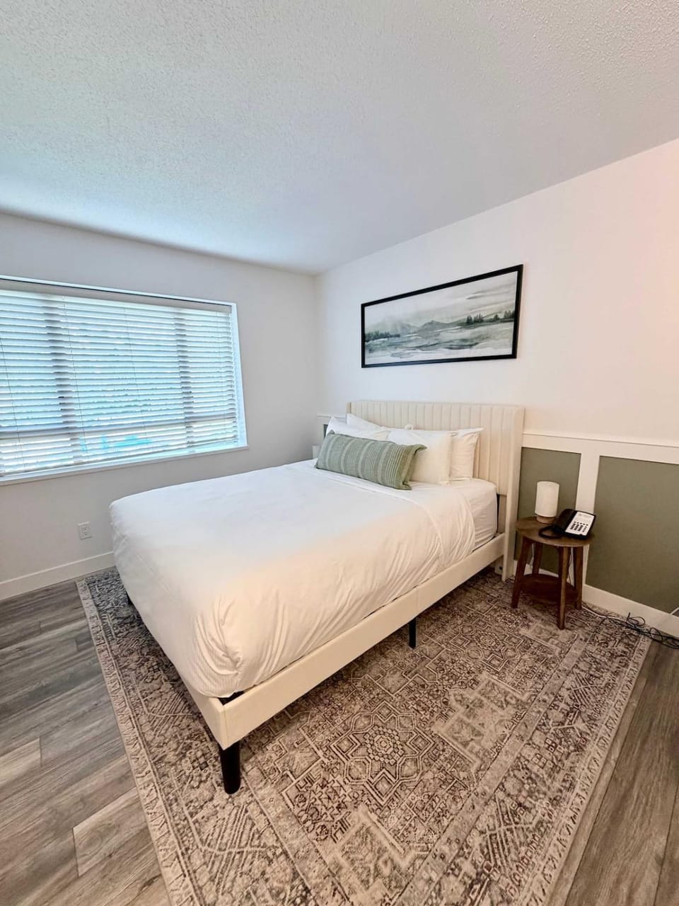 Cascade Lodge Studio-steps from village Apartment in Whistler