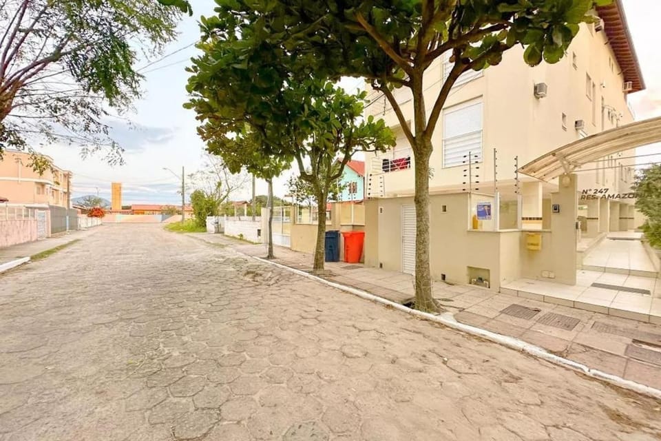Property building, Street view