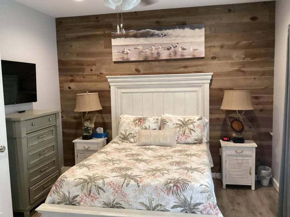 Cast A Wave Cottage House in Rockport