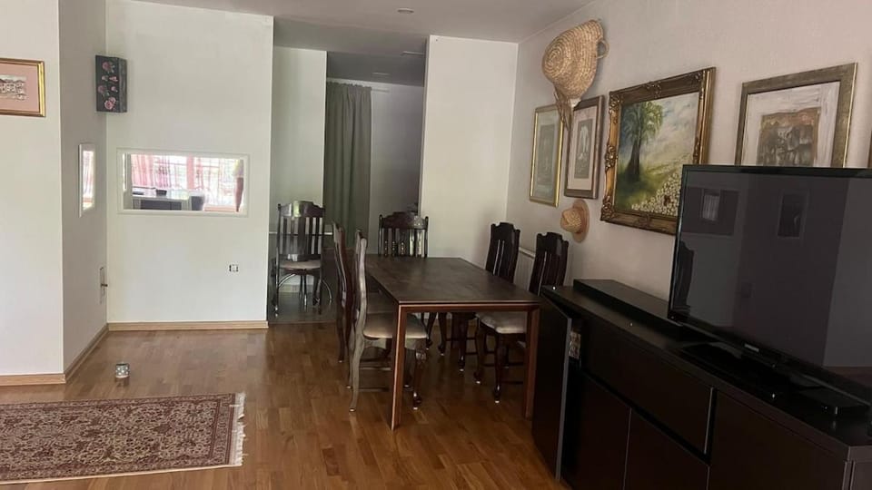 TV and multimedia, Kitchen or kitchenette, Dining area