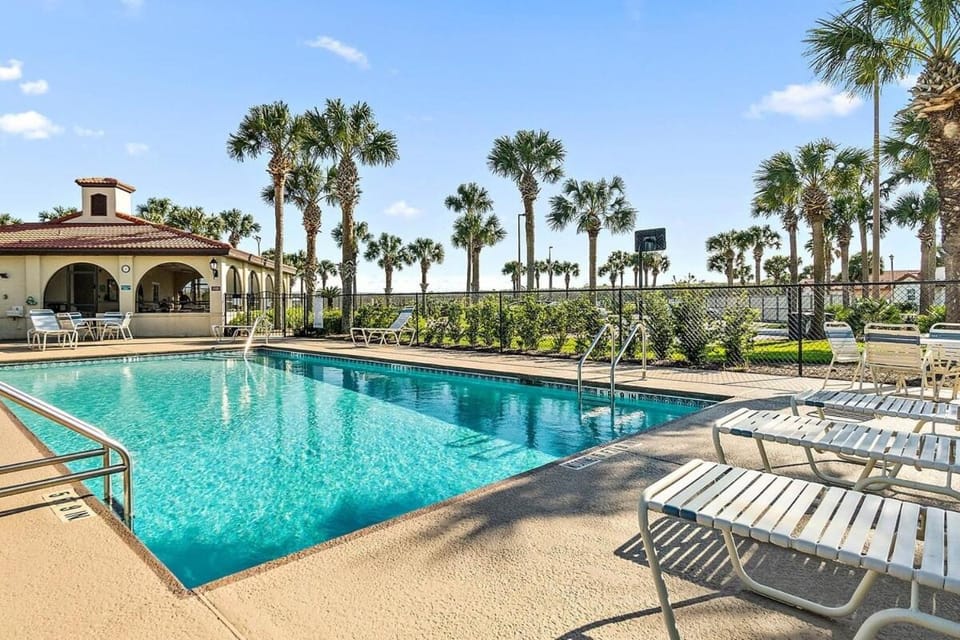 Beachside Penthouse with Ocean Views Apartment in Palm Coast