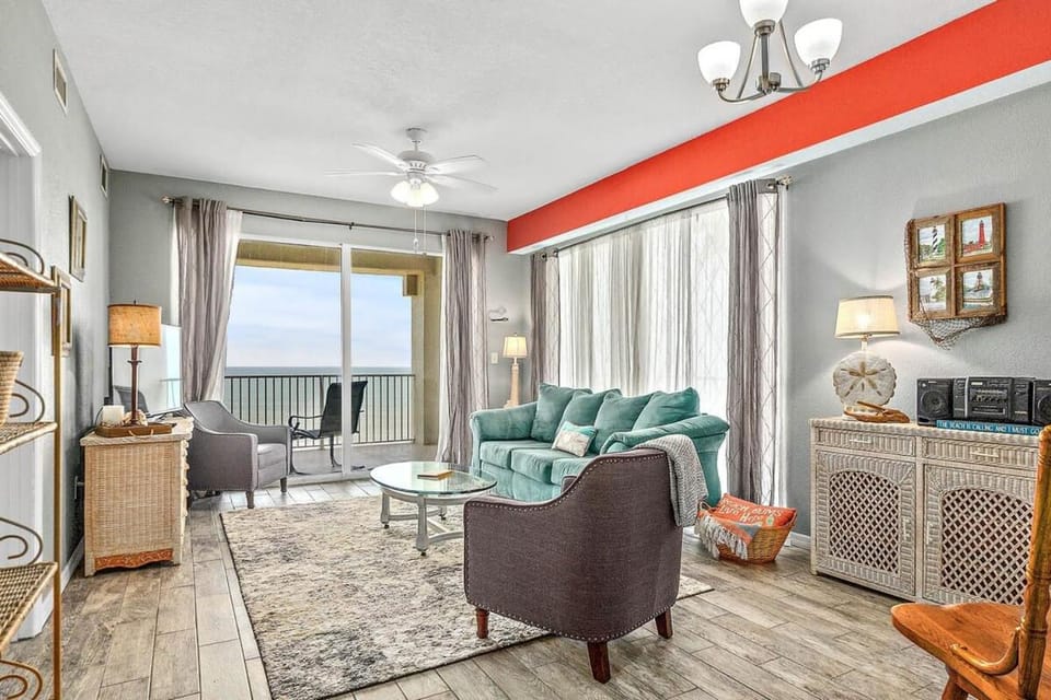 Beachside Penthouse with Ocean Views Apartment in Palm Coast