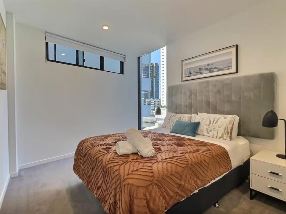 Convenient to ALL Urban Living by Private Host Apartment in Brisbane City